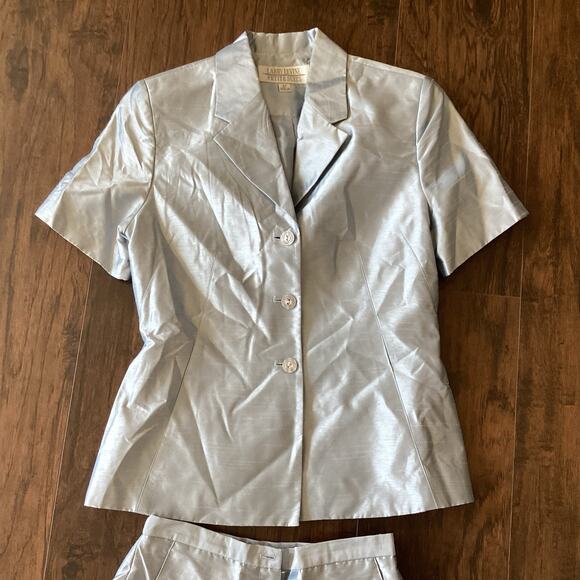 Larry Levine Satin Pant Suit - Picture 4 of 11